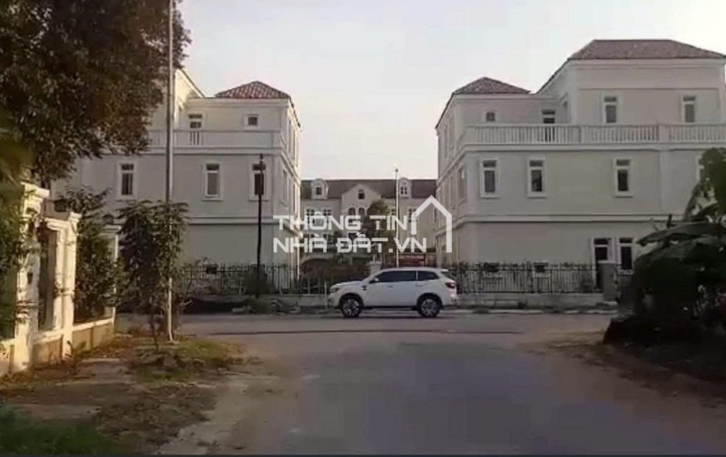 Cho thuê BTLK Nam An Khánh ngay cổng nội khu 280m2 3.5 tầng siêu rộng, sân xe tải, giá 15tr